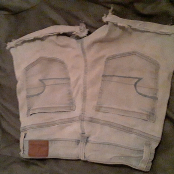 Shorts - Picture 2 of 4